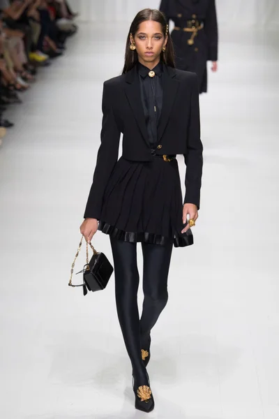 Look 4